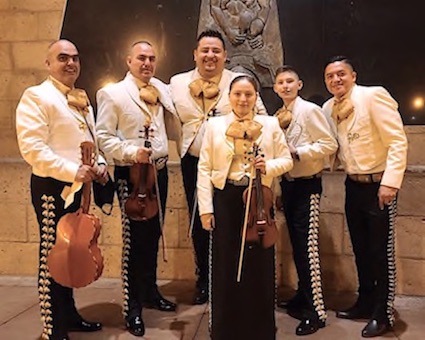 Nuevo Guadalajara con 6 Elementos Mariachi Nuevo Guadalajara with 6 musicians on Plaza Stage